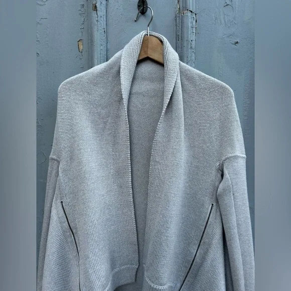 Lululemon Wrap It Up Sweater, approx size 8/10 - Picture 13 of 13